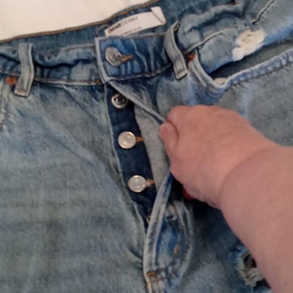 Garage Denim Juniors Vintage distressed denim cut off shorts.SIZE 9/29 Festival - Picture 4 of 8